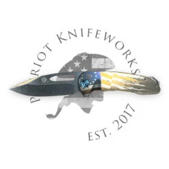 MEDFORD ON BELAY S45VN TUMBLED BLADE, BRONZE TATTERED BETSY ROSS FLAG HANDLES, BLUE HW, BLUE FLAG CLIP. NP3 BREAKER